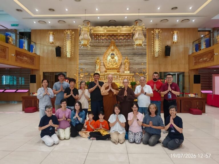 Trouble & Strife: Small Shifts in Perception Towards the Dhamma
超越烦恼与纠葛：以佛法智慧转变心境